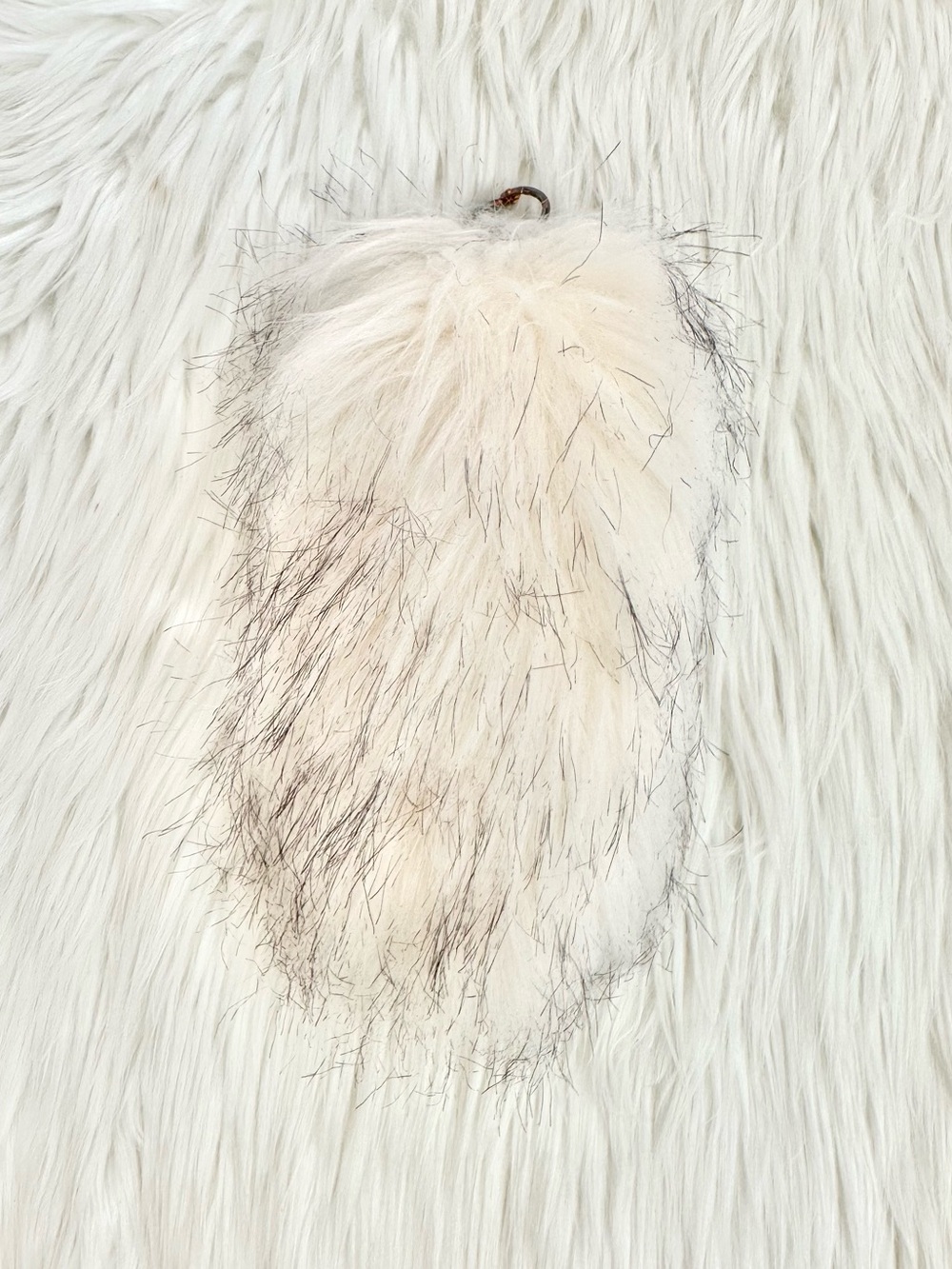 FUZZY TAIL KEYCHAIN